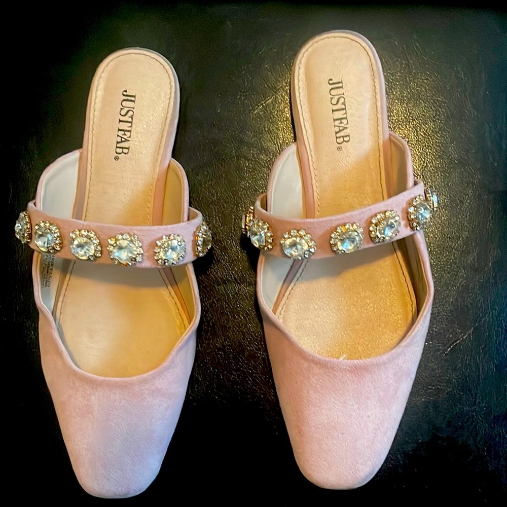 Women’s Size 7 JustFab Pink Rhinestone Slip On Flats